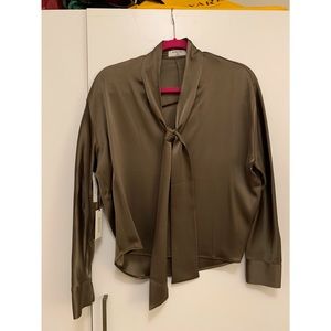 Aritzia NWT Babaton Bloomsbury Blouse